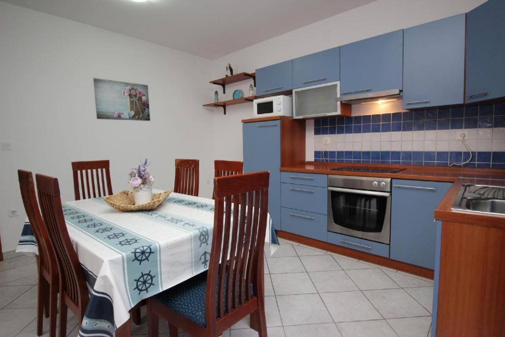 Apartmani Zec Šilo Esterno foto