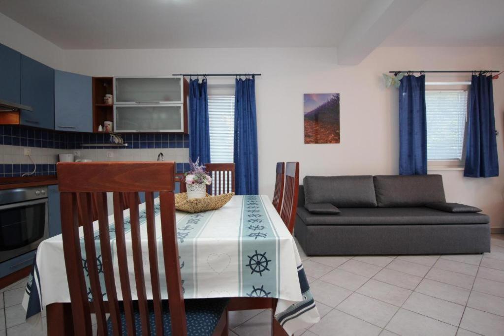 Apartmani Zec Šilo Esterno foto