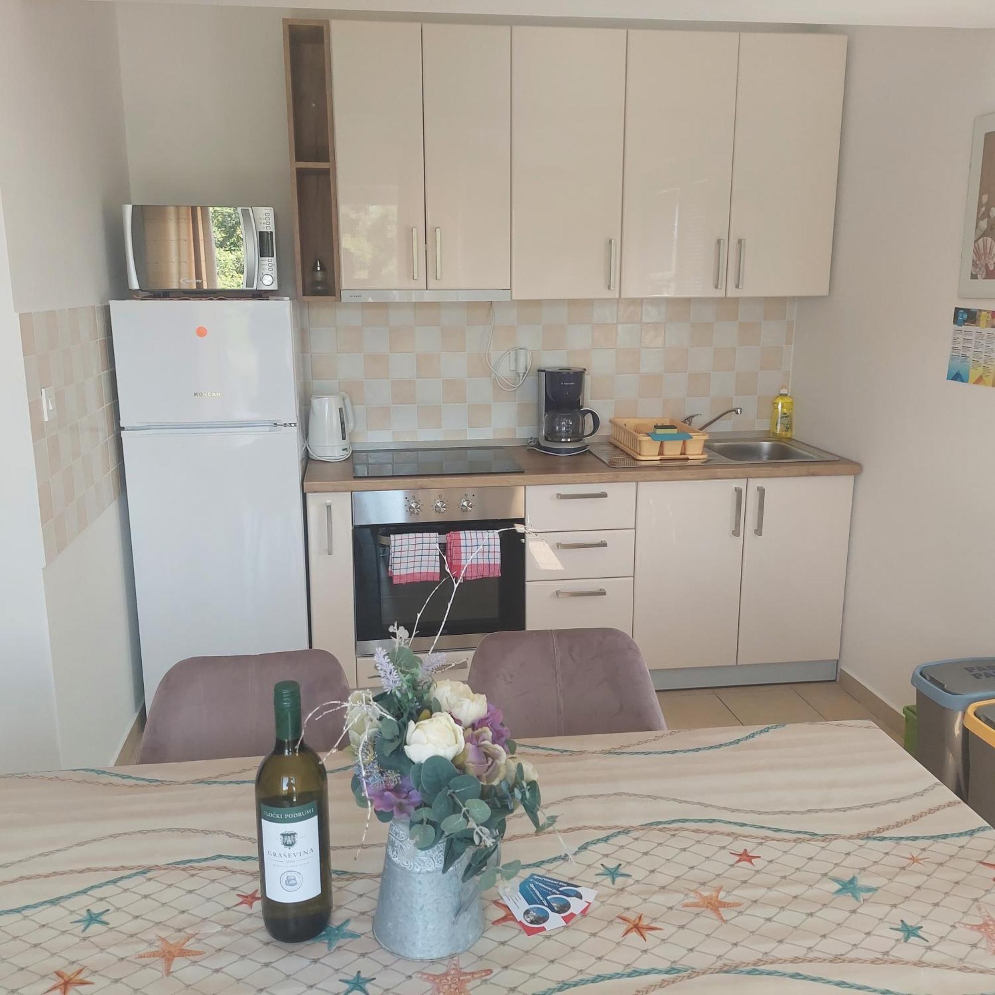 Apartmani Zec Šilo Esterno foto