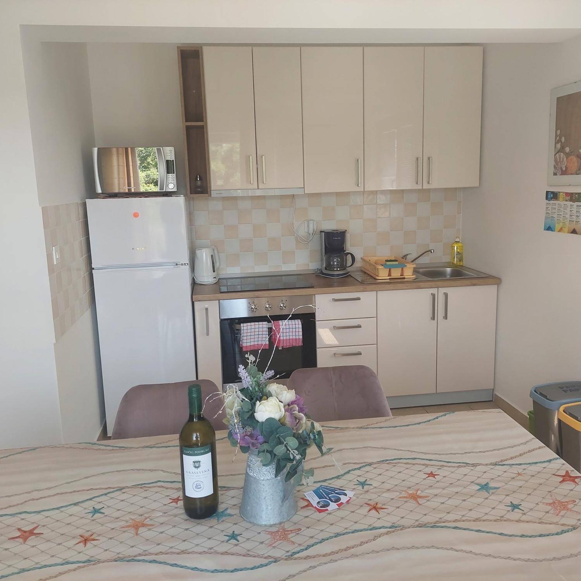 Apartmani Zec Šilo Esterno foto