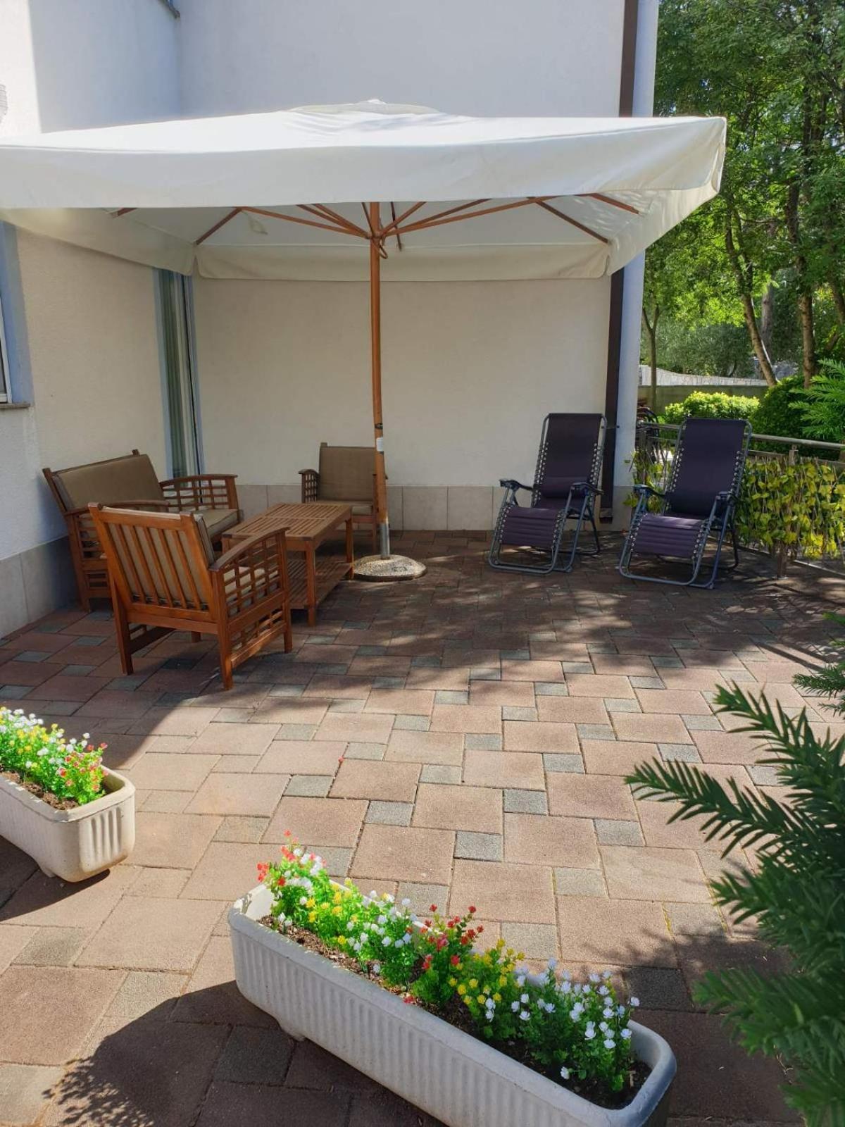 Apartmani Zec Šilo Esterno foto